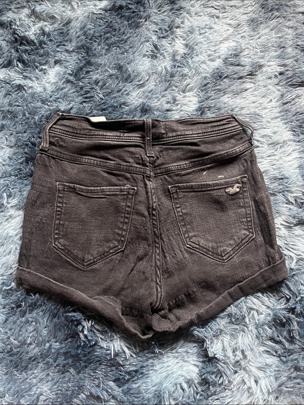 HOLLISTER HIGH RISE SHORTS - Picture 2 of 2